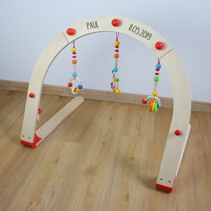Personalisierbarer Spielbogen Babytrainer aus Holz
